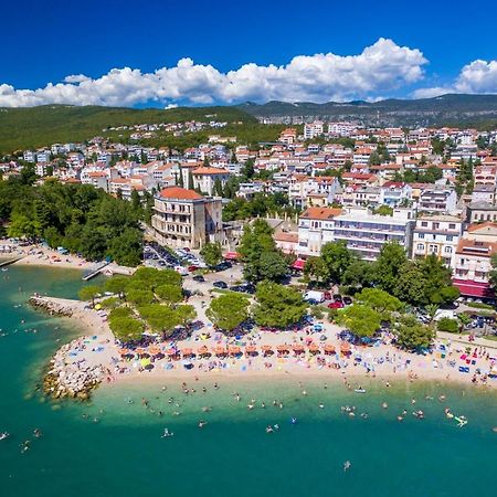 Hotel Zagreb Crikvenica Bagian luar foto