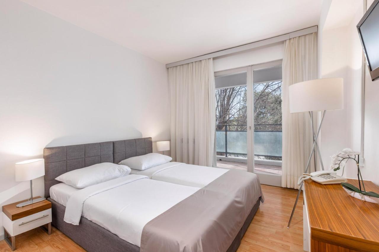 Hotel Zagreb Crikvenica Bagian luar foto