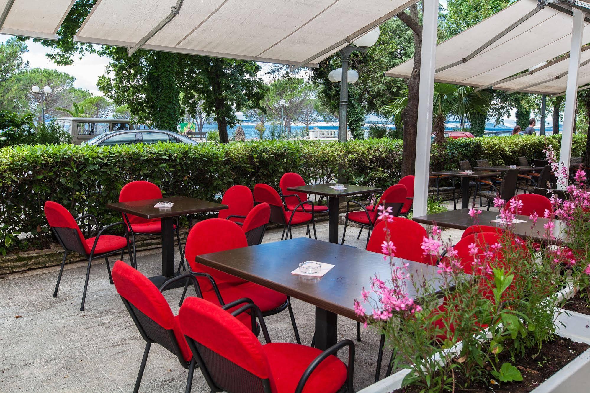 Hotel Zagreb Crikvenica Bagian luar foto
