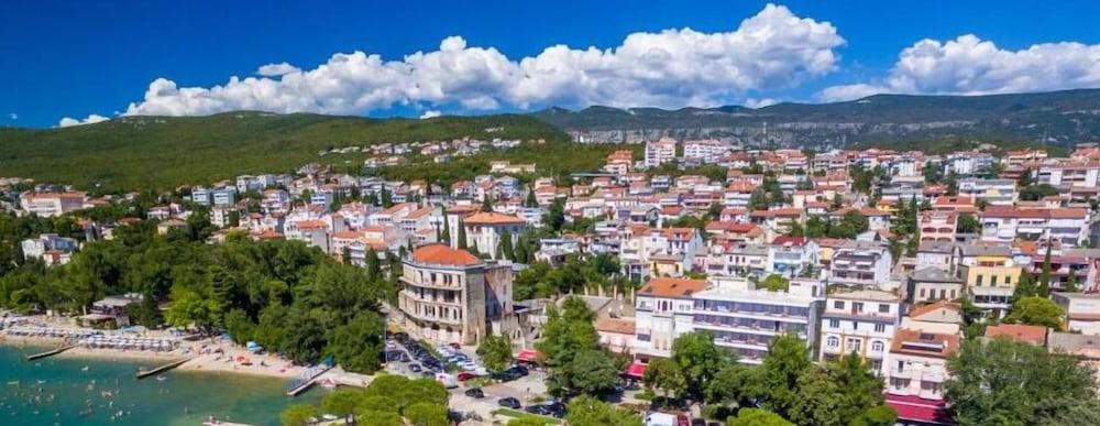 Hotel Zagreb Crikvenica Bagian luar foto