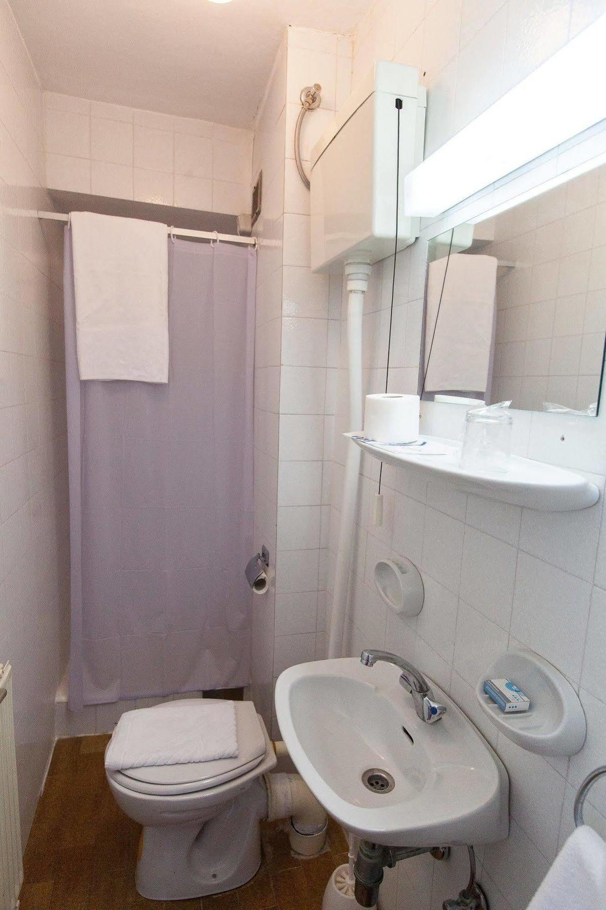 Hotel Zagreb Crikvenica Bagian luar foto