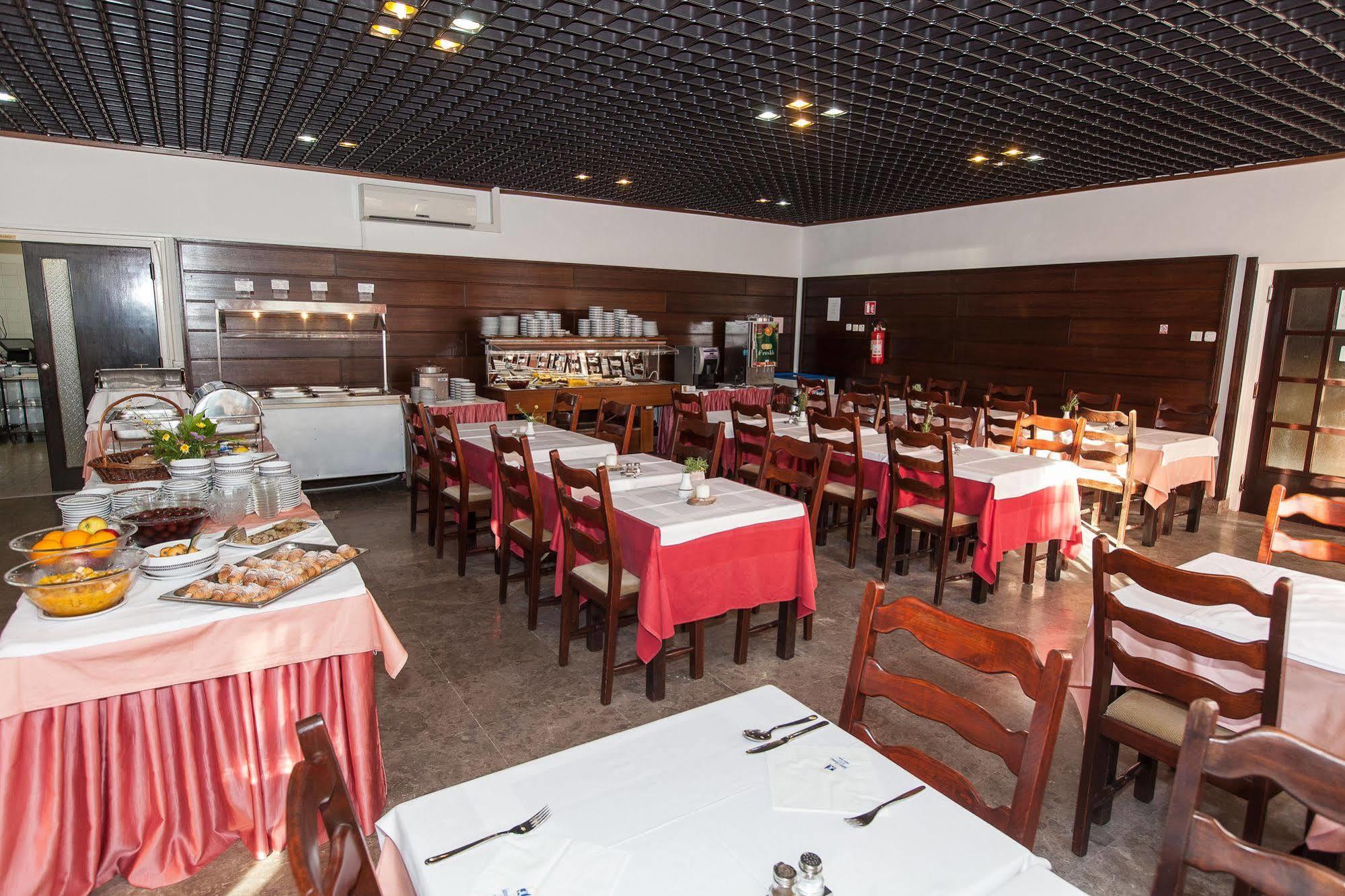 Hotel Zagreb Crikvenica Bagian luar foto